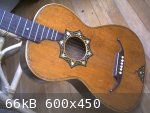 small-guitar.jpg - 66kB